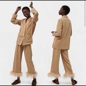 Sleeper Party Pajamas Set with Feathers in Beige.